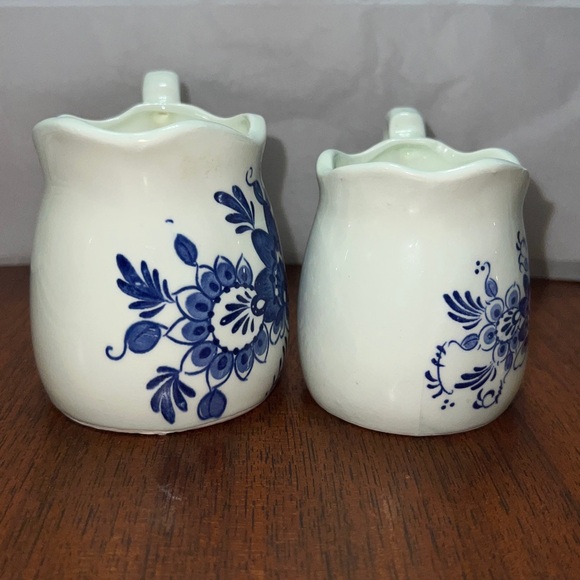 Set of Creamer Measuring Cups which are possibly ceramic or maybe pottery - Picture 8 of 11